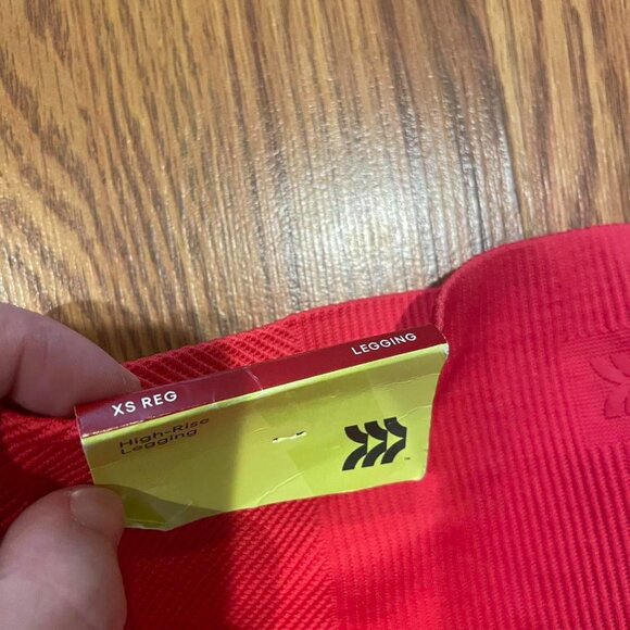 NWT Women's All in Motion Leggings - Picture 2 of 3